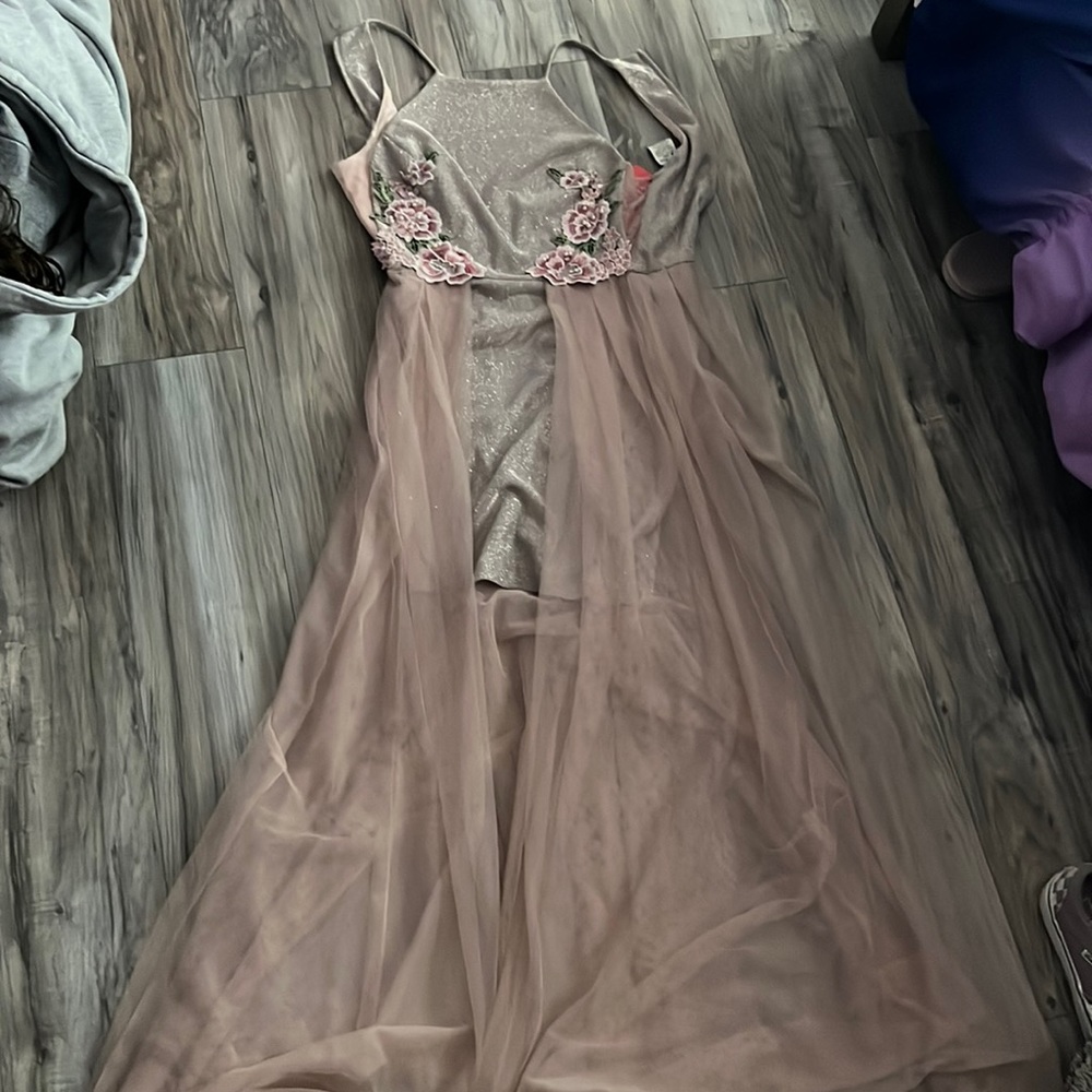 dress,sparkly long,designed ,really pretty and good material